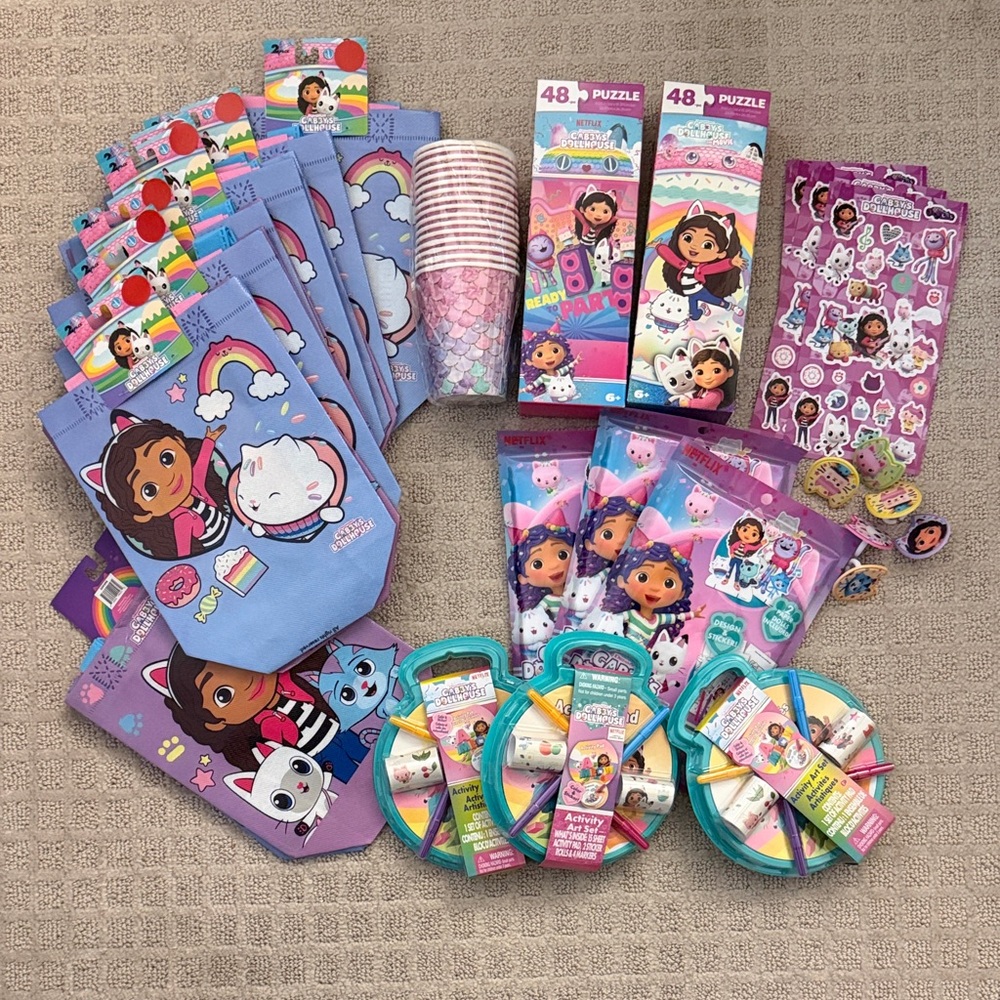 Gabby’s Dollhouse Kids Party Favor Bundle